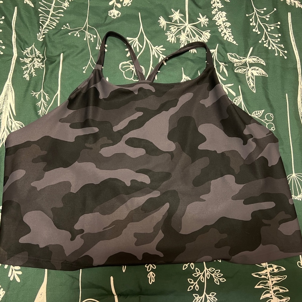 Old Navy Active 3X Black Camo Women's Cropped Tank With Built-In Bra